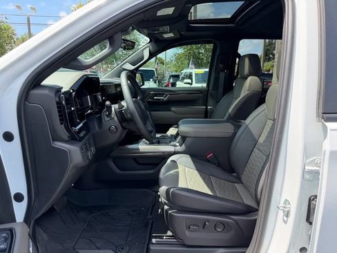 Used 2023 Chevrolet Silverado 1500 ZR2 w/ Technology Package AWD/4WD image 10