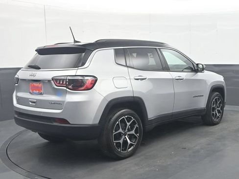 Used 2025 Jeep Compass Limited AWD/4WD image 7