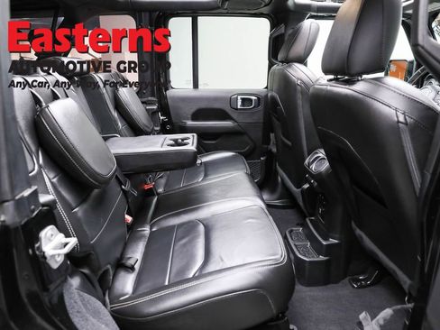 Used 2021 Jeep Wrangler Unlimited Sahara w/ Cold Weather Group AWD/4WD image 25
