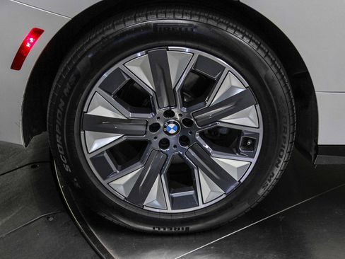 Used 2026 BMW iX xDrive45 w/ Premium Package image 8