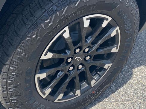 New 2026 Chevrolet Traverse Z71 w/ Enhanced Driving Package AWD/4WD image 24