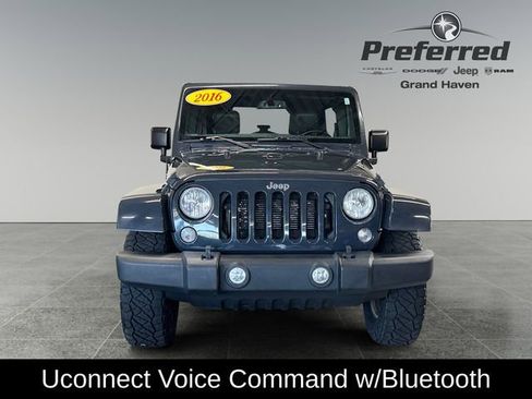 Used 2016 Jeep Wrangler Unlimited Rubicon w/ Dual Top Group AWD/4WD image 13