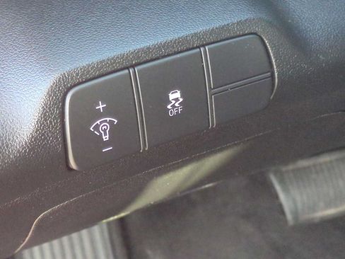 Used 2024 Hyundai Elantra SEL FWD image 35