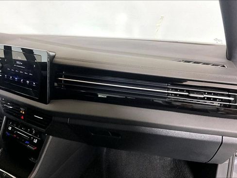 Used 2025 Volkswagen Jetta Sport FWD image 12