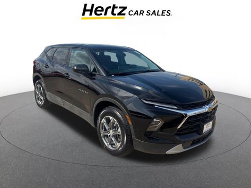 Used 2025 Chevrolet Blazer LT image 1