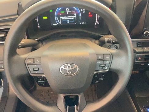 Used 2025 Toyota Camry LE w/ Convenience Package FWD image 15