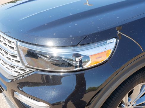 Used 2023 Ford Explorer Limited AWD/4WD image 16