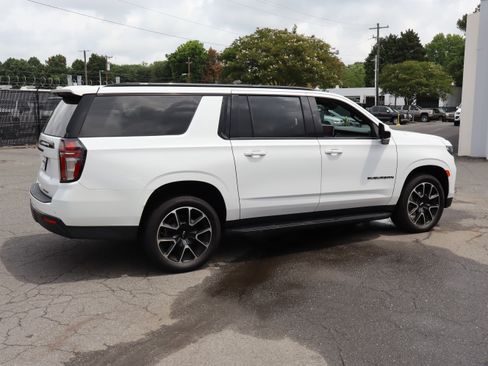 Used 2023 Chevrolet Suburban RST AWD/4WD image 11