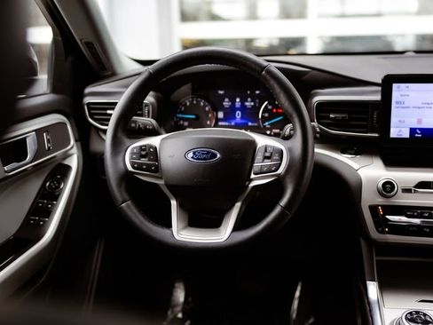 Used 2023 Ford Explorer XLT w/ Equipment Group 202A image 14