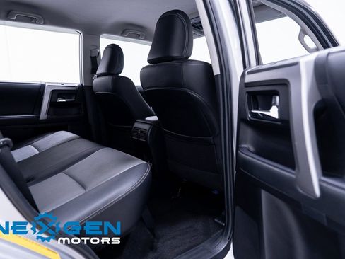 Used 2021 Toyota 4Runner SR5 Premium image 41