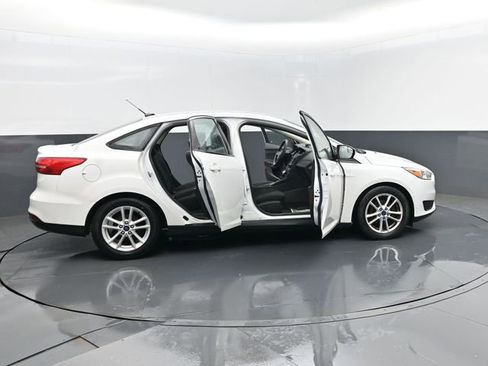 Used 2017 Ford Focus SE image 26