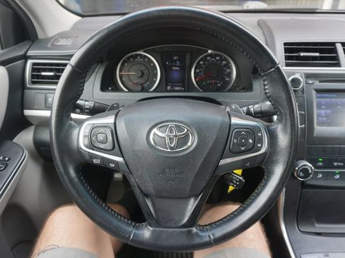 Used 2016 Toyota Camry SE FWD image 3