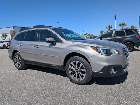 Used 2017 Subaru Outback 2.5i Limited image 2
