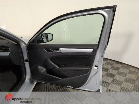 Used 2013 Volkswagen Passat 2.5 SE FWD image 31