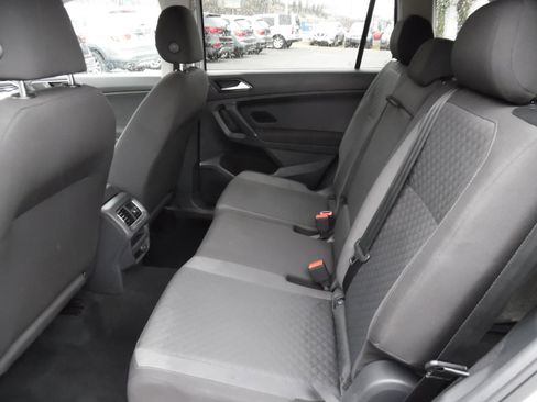 Used 2018 Volkswagen Tiguan S image 17