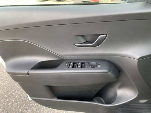 Used 2025 Hyundai Kona SEL image 22