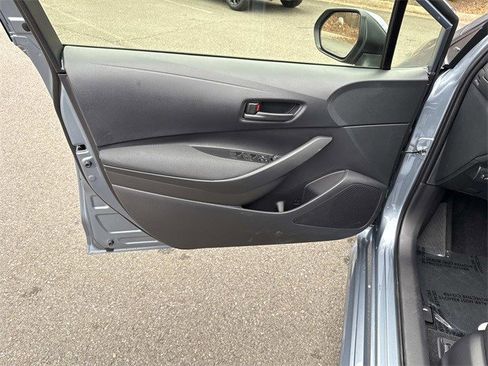 Used 2025 Toyota Corolla LE image 13