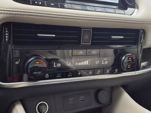 Used 2023 Nissan Rogue SL w/ SL Premium Package AWD/4WD image 11