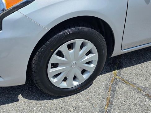 Used 2019 Nissan Versa SV FWD image 11