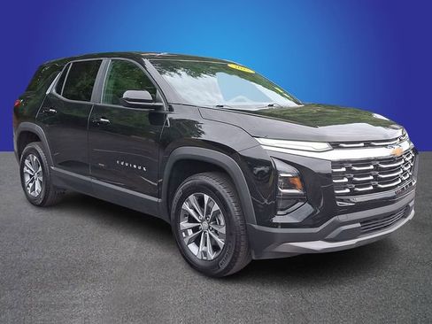 Used 2025 Chevrolet Equinox LT AWD/4WD image 3