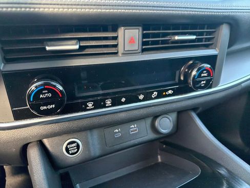 Certified 2023 Nissan Rogue SV image 35