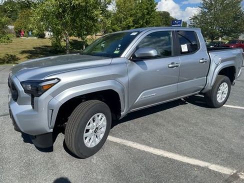 New 2025 Toyota Tacoma SR5 image 6