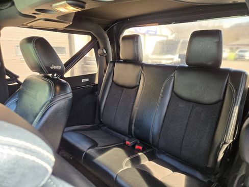 Used 2017 Jeep Wrangler Sport AWD/4WD image 11