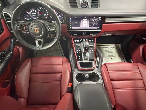 Certified 2023 Porsche Cayenne Turbo AWD/4WD image 17