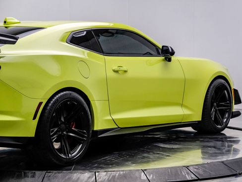 Used 2021 Chevrolet Camaro ZL1 image 15