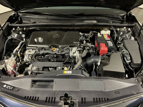 Used 2019 Toyota Camry LE image 6