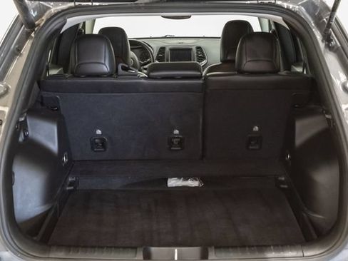 Used 2021 Jeep Cherokee Latitude Lux w/ Comfort/Convenience Group AWD/4WD image 39