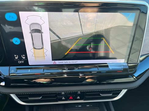 New 2026 Volkswagen Atlas SE image 18