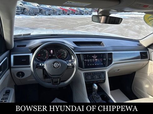Used 2019 Volkswagen Atlas SE w/ Panoramic Sunroof Package image 11