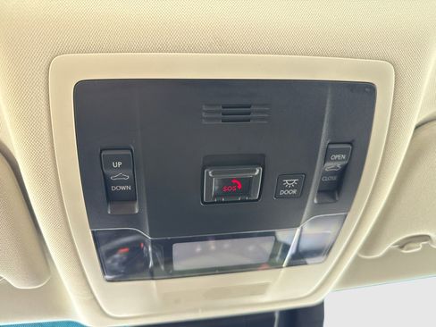 Used 2022 Lexus ES 300h w/ Premium Package FWD image 33