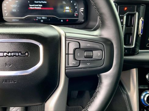 Used 2024 GMC Yukon XL Denali image 21