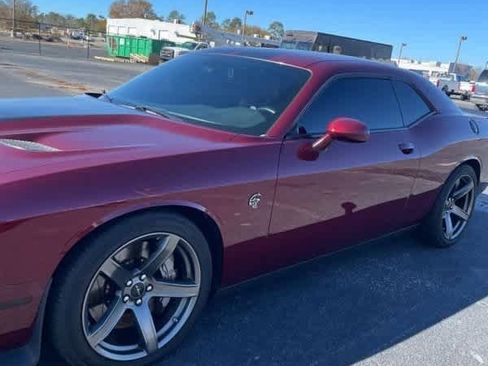Used 2018 Dodge Challenger SRT Hellcat image 5
