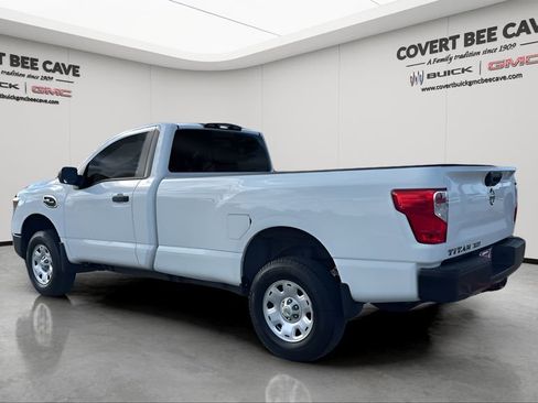 Used 2019 Nissan Titan S image 6