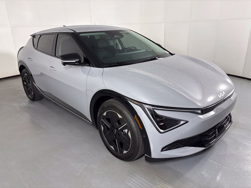 New 2026 Kia EV6 Wind RWD image 2