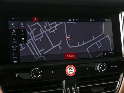 Certified 2025 Porsche Macan AWD image 15