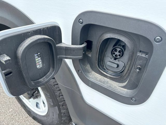 Used 2024 Chevrolet Brightdrop 600 w/ Battery Pack, Max Range AWD/4WD image 12