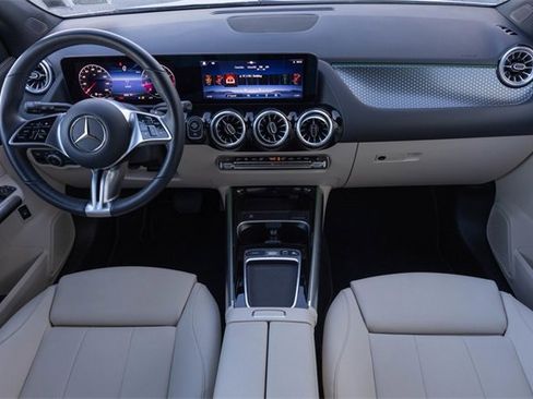 Certified 2025 Mercedes-Benz GLA 250 4MATIC image 22