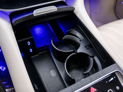 Used 2023 Mercedes-Benz EQS 580 4MATIC Sedan image 31