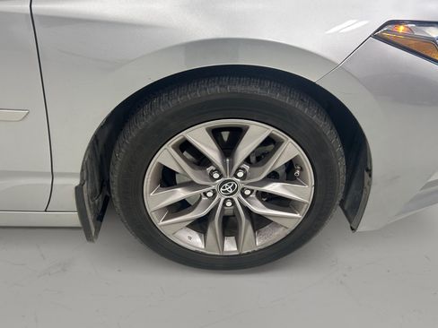 Used 2019 Toyota Avalon XLE FWD image 8