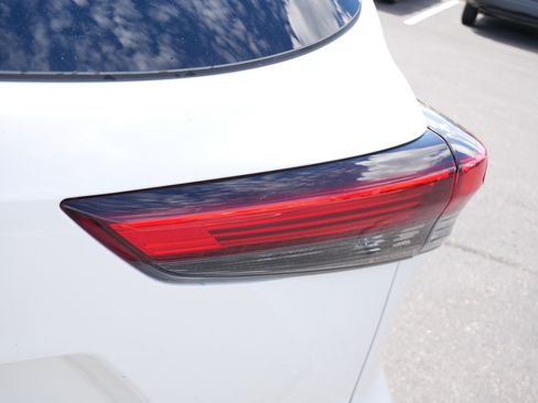 Certified 2021 Toyota Highlander XLE AWD/4WD image 17