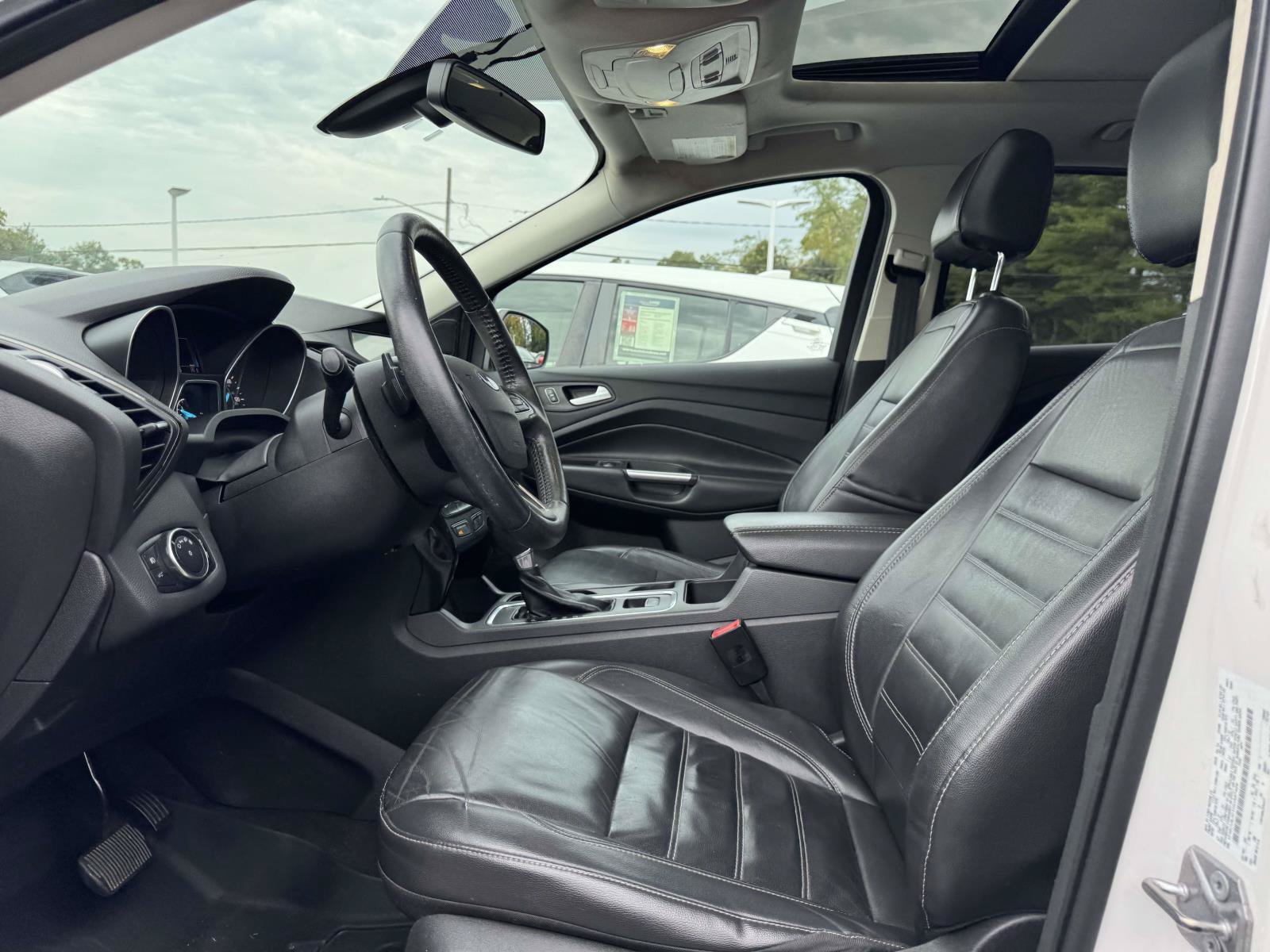 Used 2017 Ford Escape Titanium AWD/4WD image 12