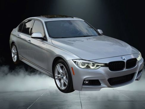 Used 2018 BMW 340i xDrive Sedan w/ Premium Package AWD/4WD image 5