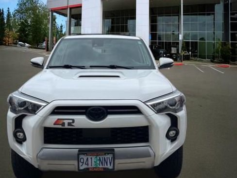Used 2022 Toyota 4Runner TRD Off-Road Premium AWD/4WD image 13