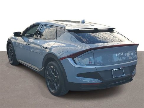 Used 2025 Kia EV6 Light image 3