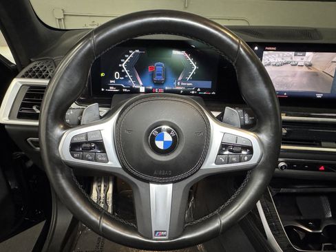 Used 2023 BMW X7 xDrive40i w/ M Sport Package image 28