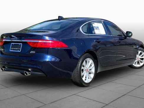 Used 2018 Jaguar XF Prestige AWD/4WD image 13